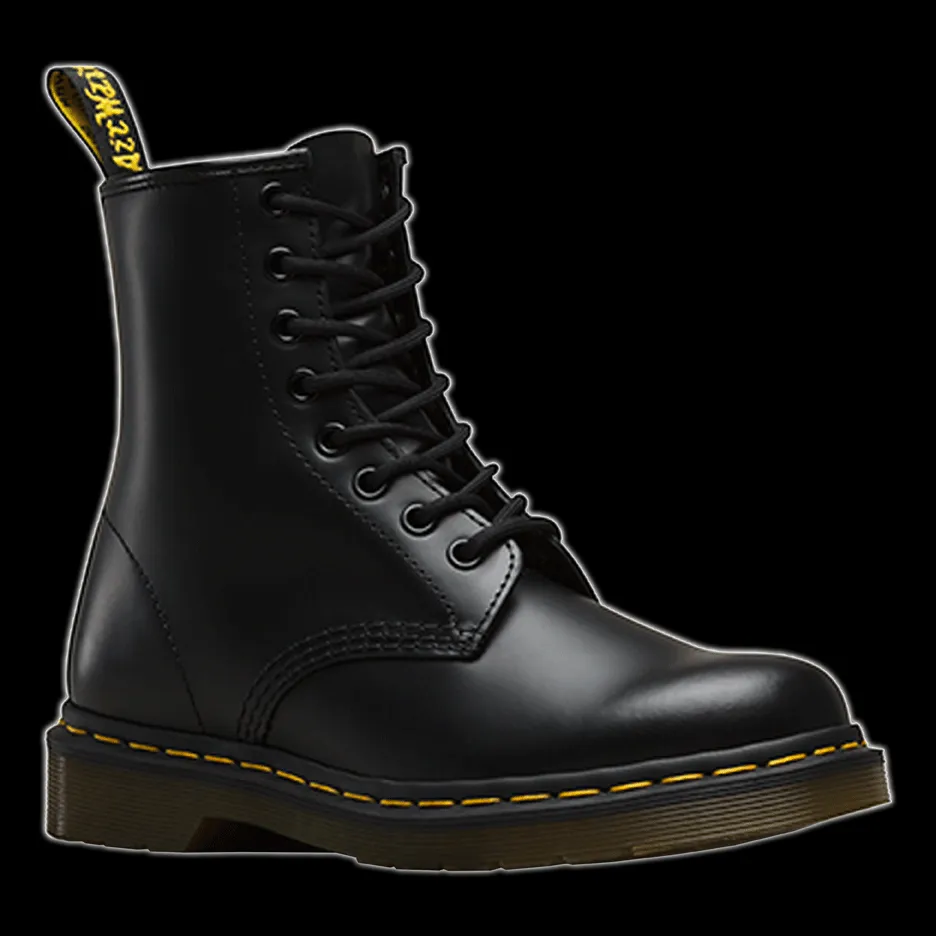 Dr Martens - 8 Eyelet Black Boot