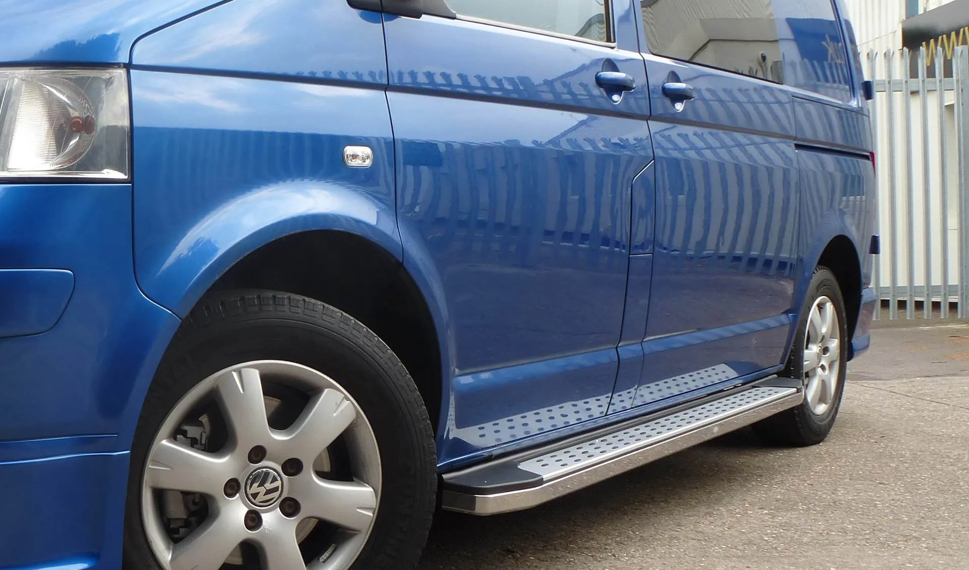 Freedom Side Steps Running Boards for Volkswagen Transporter T5 SWB