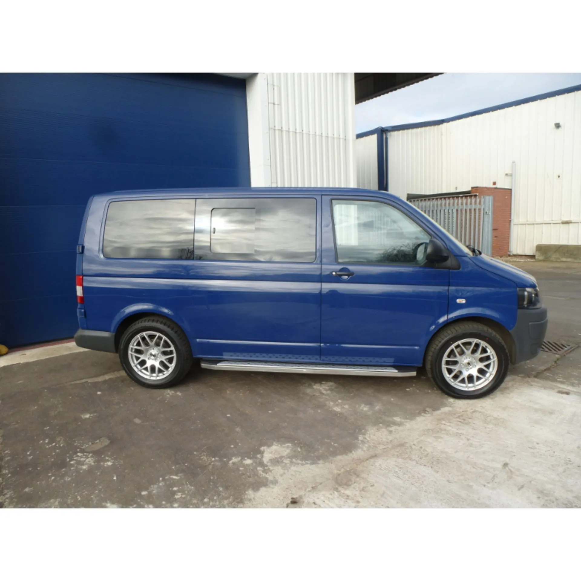 Freedom Side Steps Running Boards for Volkswagen Transporter T5 SWB