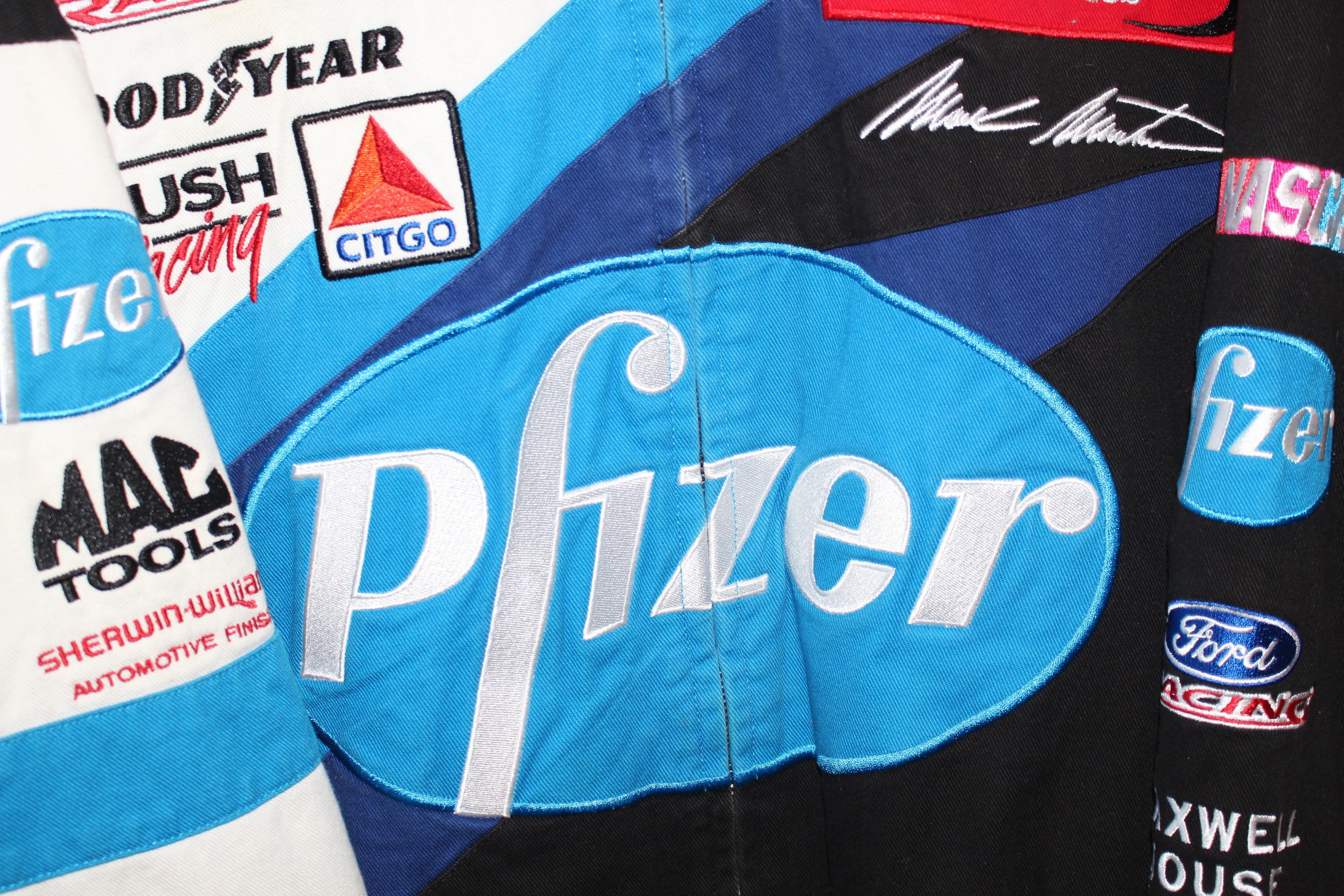 Rare Pfizer Racing NASCAR Mark Martin #6 (XL)